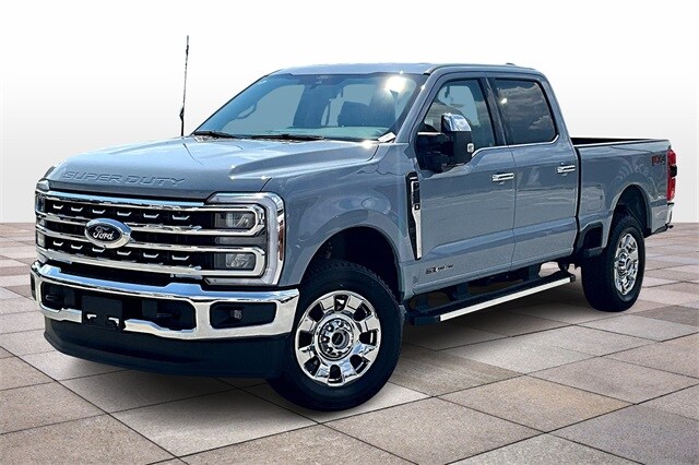 2025 Ford F-250 Lariat photo 2