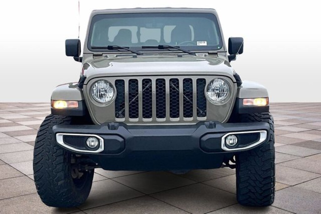 Used 2020 Jeep Gladiator Sport Truck