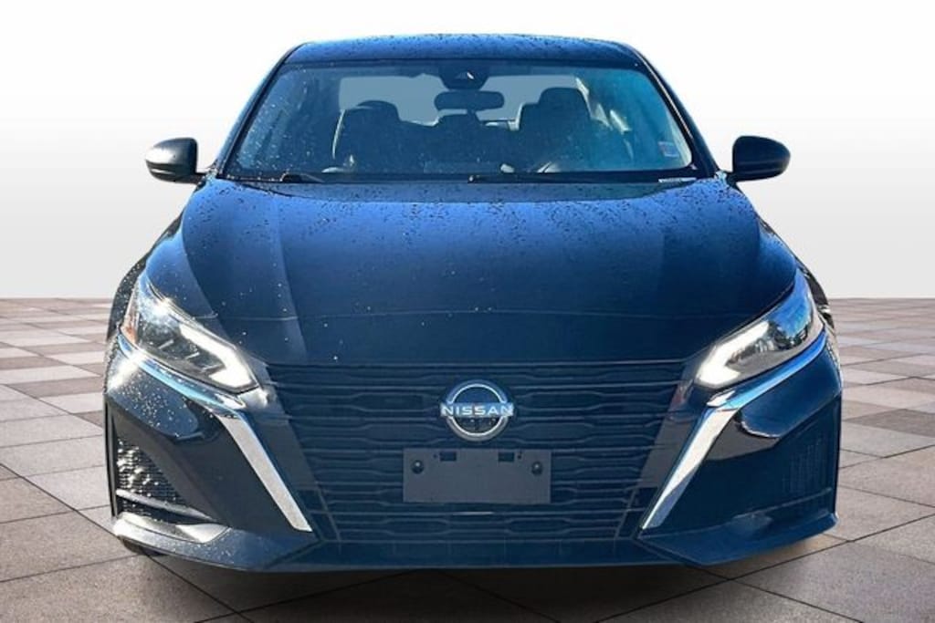 Used 2024 Nissan Altima 2.5 SV Sedan