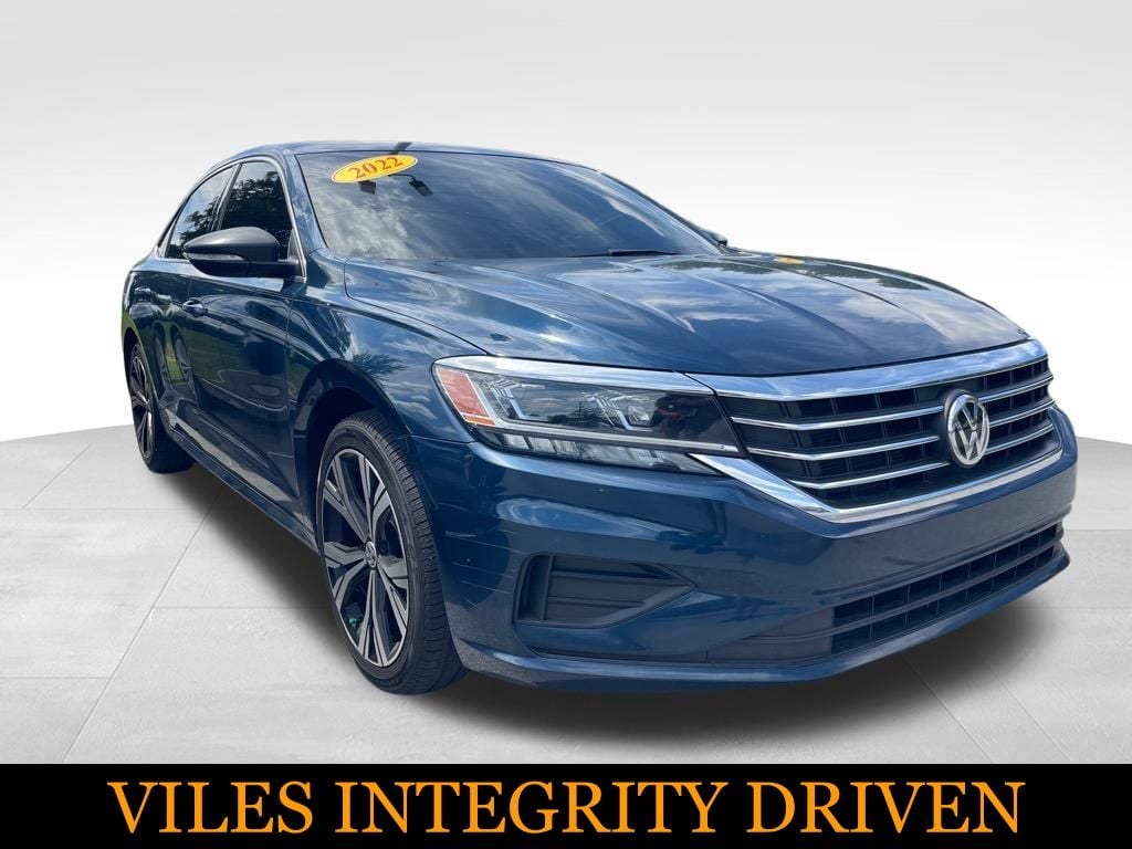 2022 Volkswagen Passat SE's photo