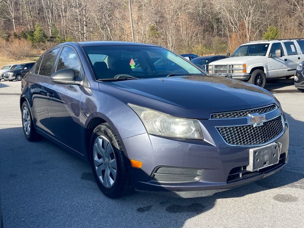 2014 Chevrolet Cruze LS's photo