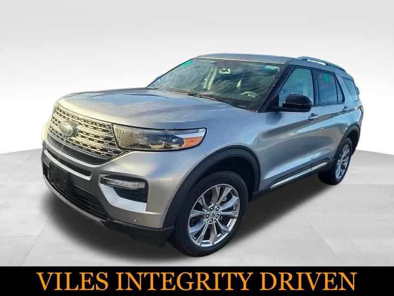 2023 Ford Explorer Limited's photo