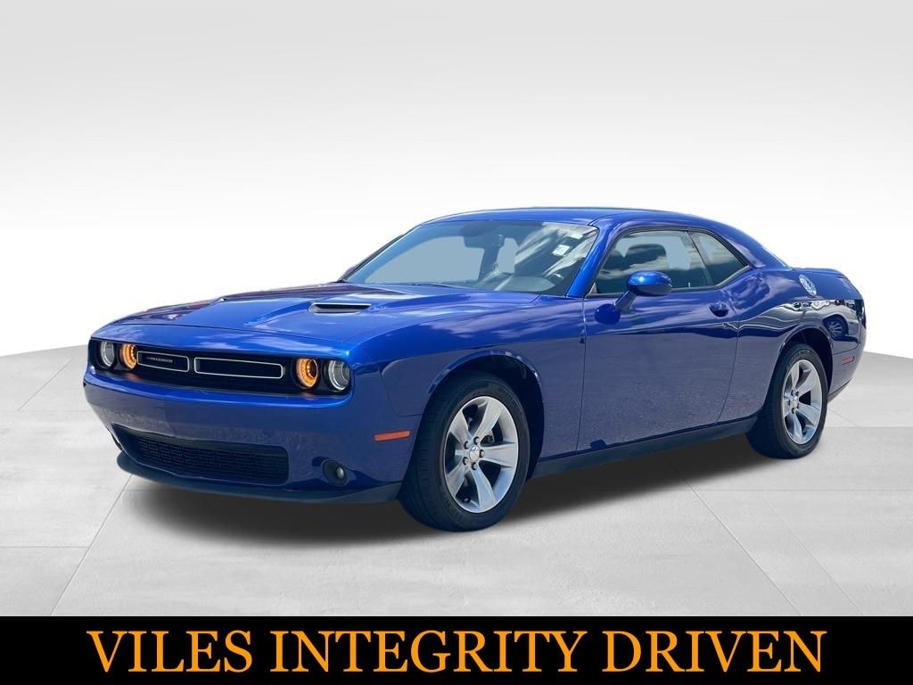 Used 2021 Dodge Challenger SXT Coupe