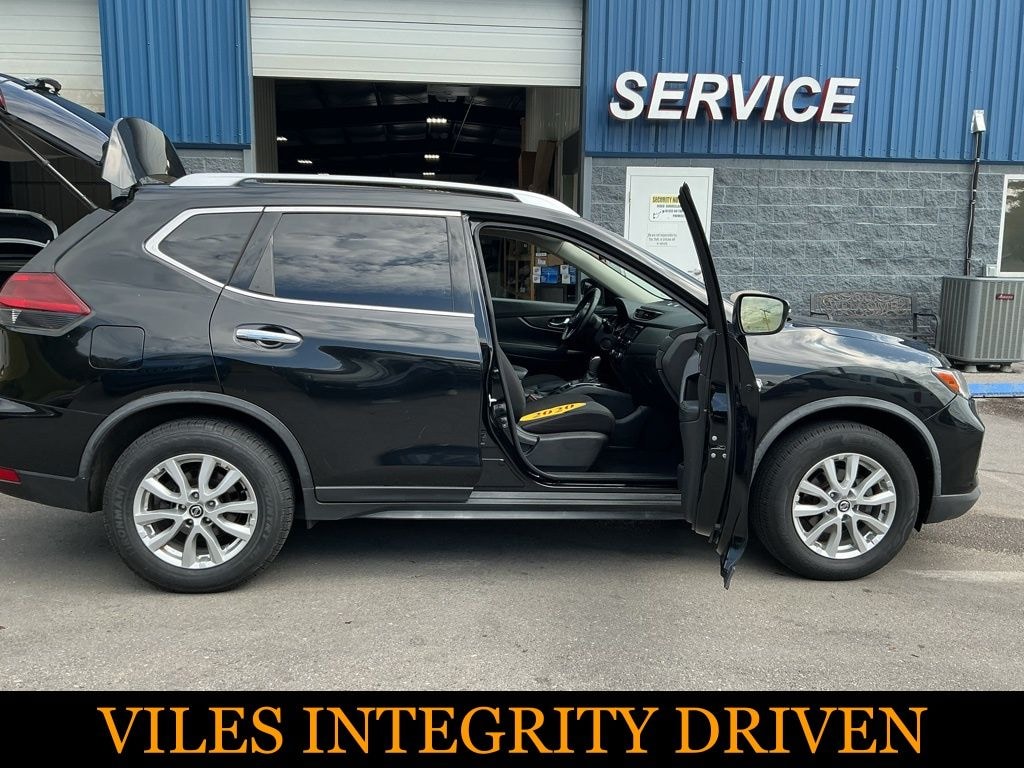 Used 2020 Nissan Rogue SV SUV