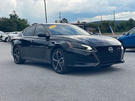 2023 Nissan Altima 2.5 SR Sedan 2023 Nissan Altima 2.5 SR Sedan