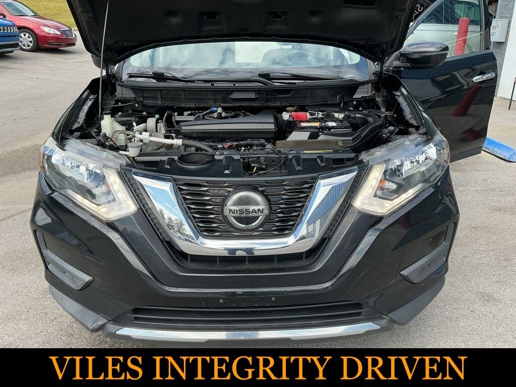 Used 2020 Nissan Rogue SV SUV