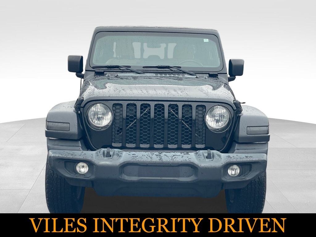 Used 2020 Jeep Gladiator Sport Truck