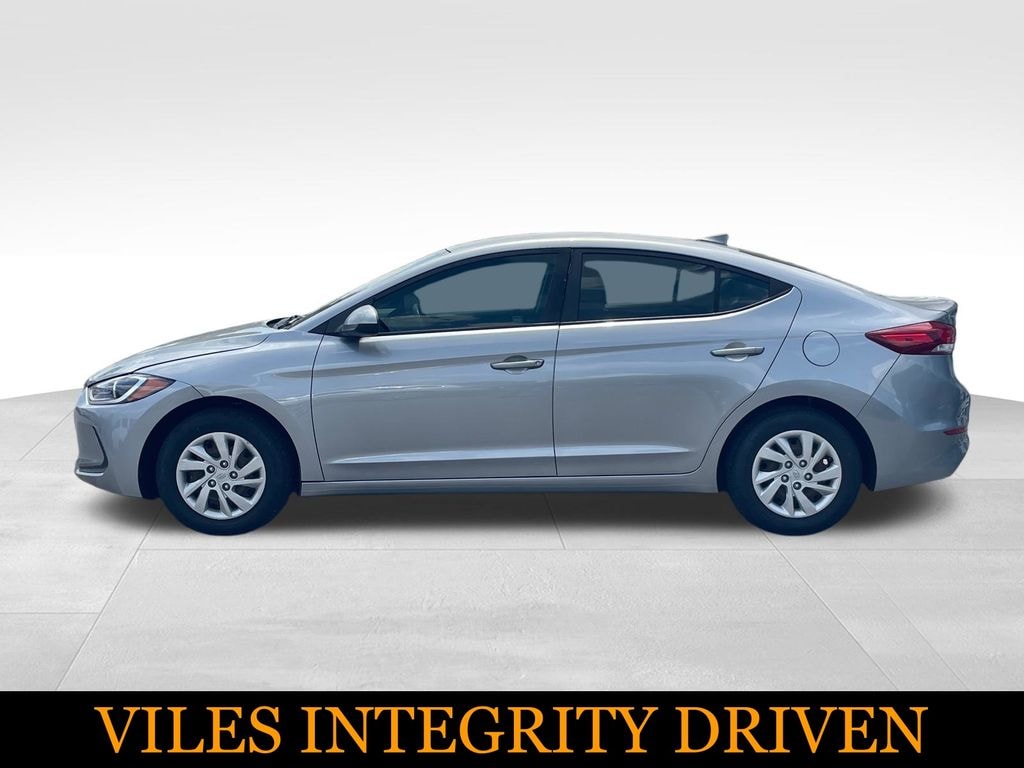 Used 2017 Hyundai Elantra SE Sedan