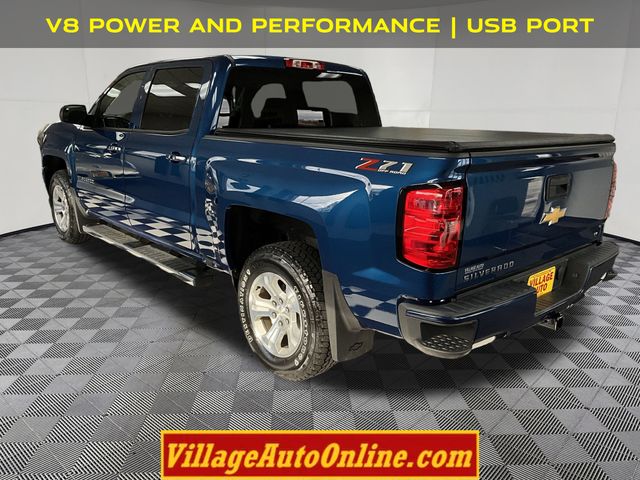 2018 Chevrolet Silverado 1500 LT photo 2