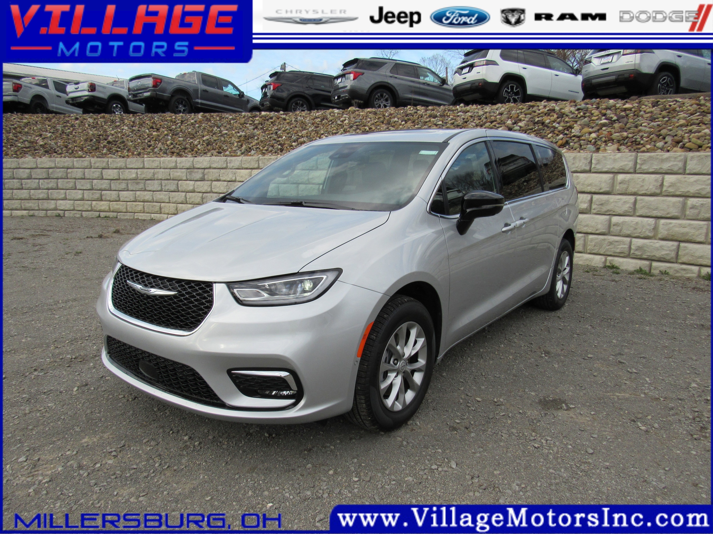 2026 Chrysler Pacifica Limited AWD's photo