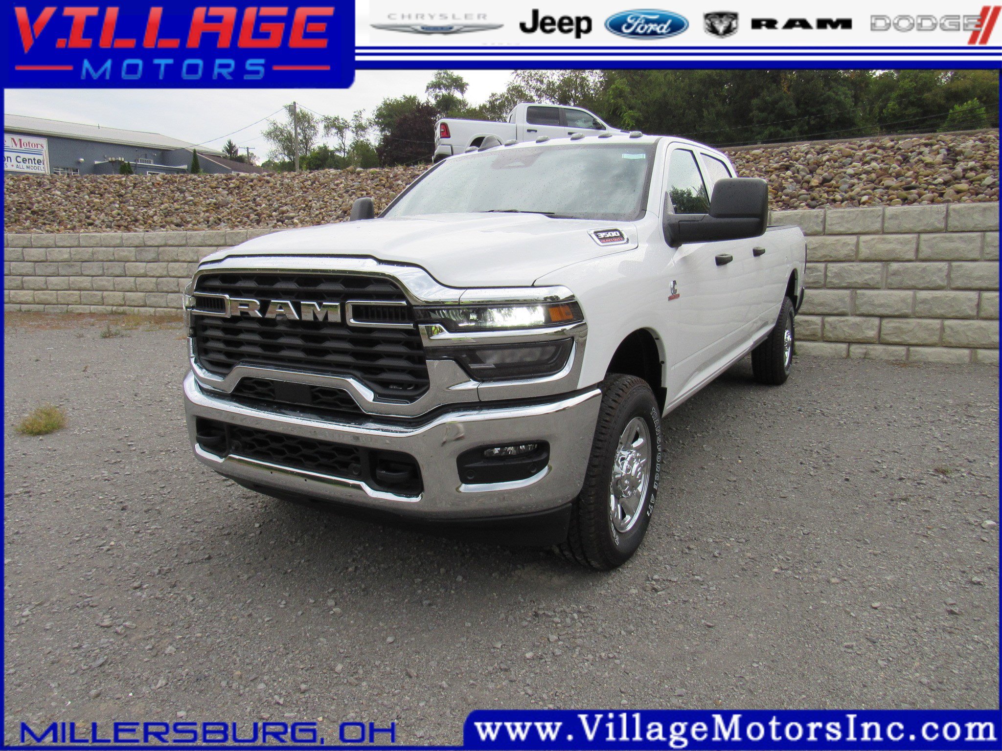 2025 Ram 3500 TRADESMAN CREW CAB 4X4 8' BOX