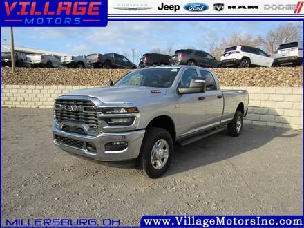 2026 Ram 3500 TRADESMAN CREW CAB 4X4 8' BOX Pickup