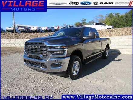 2026 Ram 3500 TRADESMAN CREW CAB 4X4 8' BOX Pickup