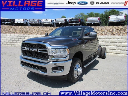 2024 Ram 3500 Chassis Cab 3500 TRADESMAN CREW CAB CHASSIS 4X4 60' CA Pickup