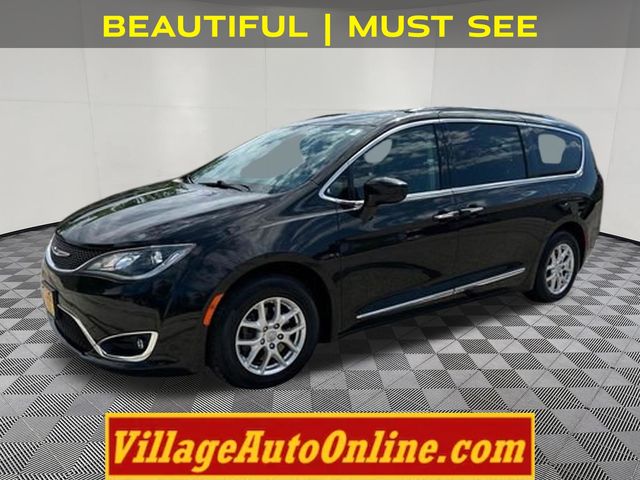 2020 Chrysler Pacifica Touring L's photo