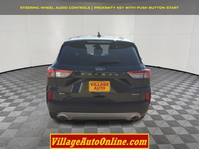 2022 Ford Escape SEL photo 3