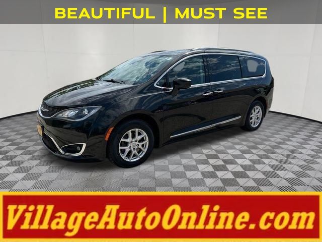 2020 Chrysler Pacifica Touring L's photo