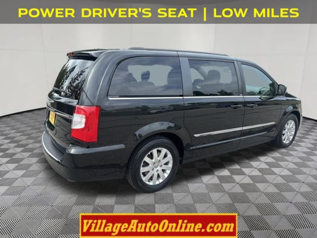 Used 2014 Chrysler Town & Country Touring Minivan/Van