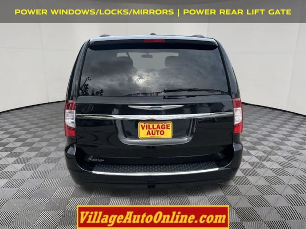 Used 2014 Chrysler Town & Country Touring Minivan/Van