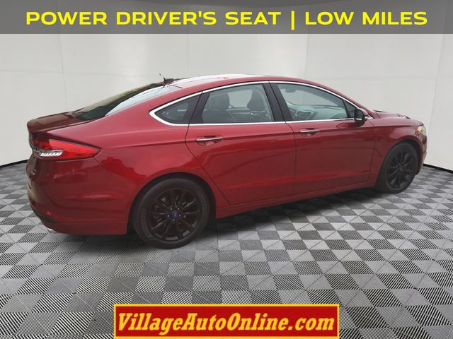 2017 Ford Fusion SE photo 4