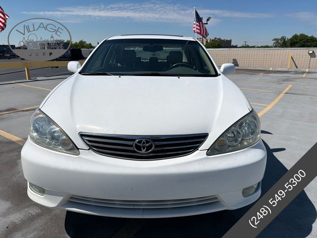 Used 2005 Toyota Camry XLE with VIN 4T1BF30K95U617967 for sale in Royal Oak, MI