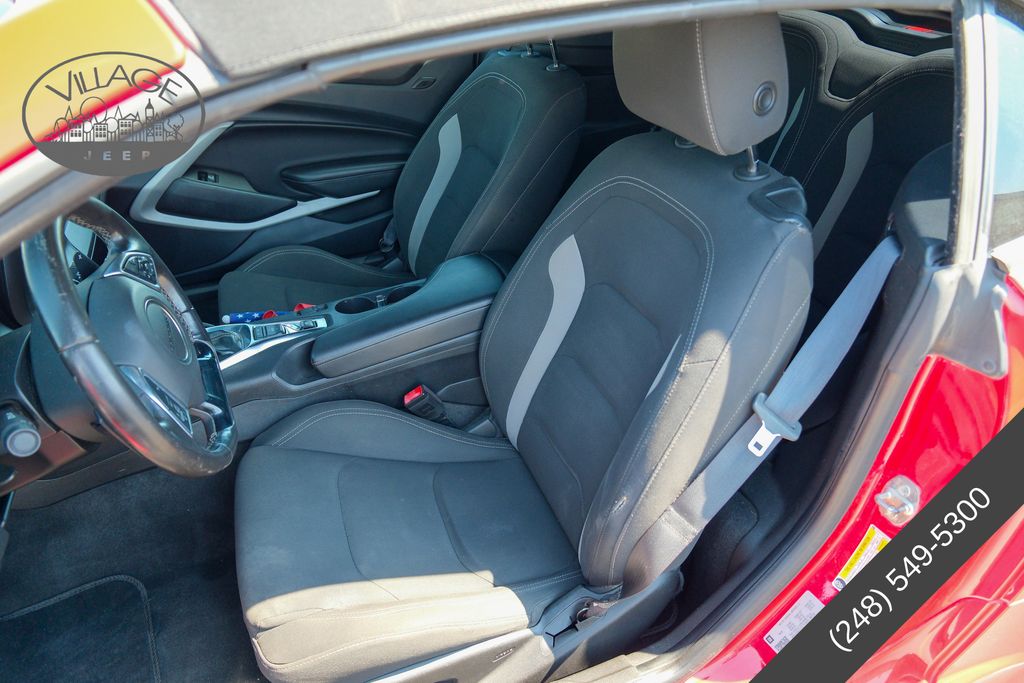 2019 Chevrolet Camaro 1LT - Photo 14