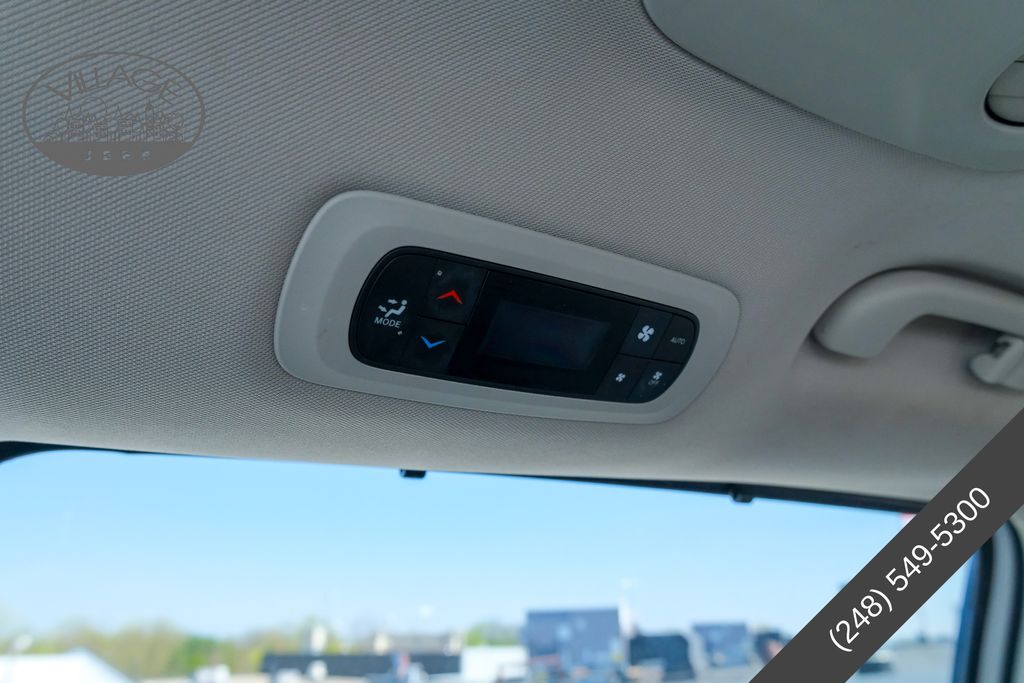 2021 Chrysler Pacifica Touring L - Photo 25