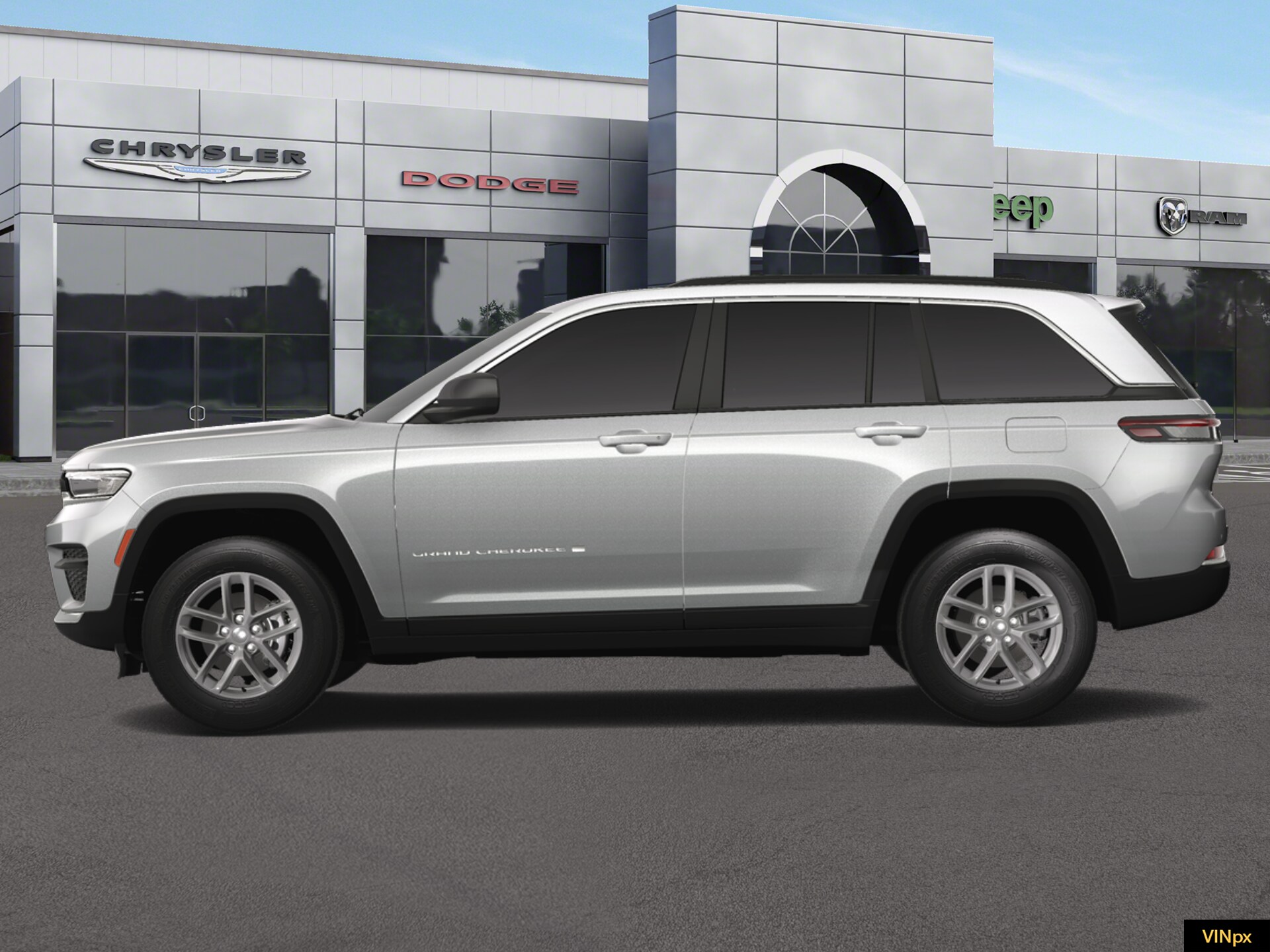 2025 Jeep Grand Cherokee Laredo photo 3