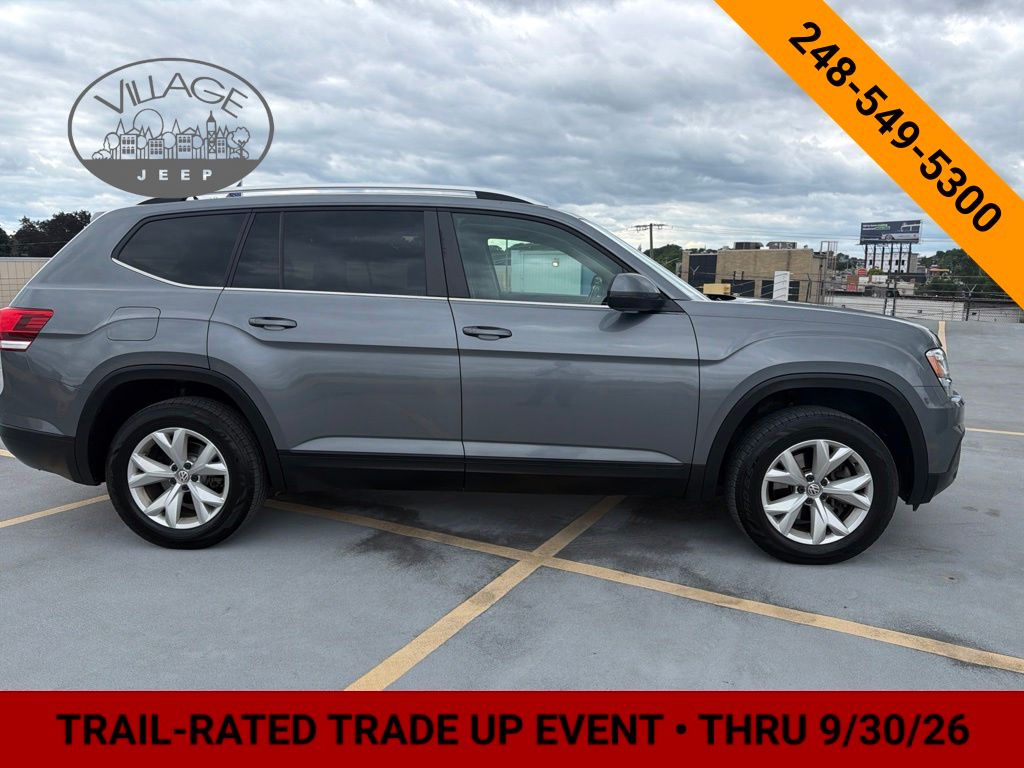 Used 2018 Volkswagen Atlas SE w/Tech with VIN 1V2LR2CA5JC578970 for sale in Royal Oak, MI