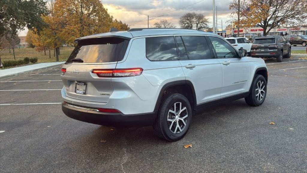 Used 2023 Jeep Grand Cherokee L Limited SUV