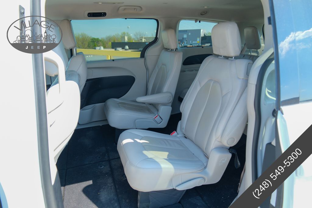 2021 Chrysler Pacifica Touring L - Photo 12