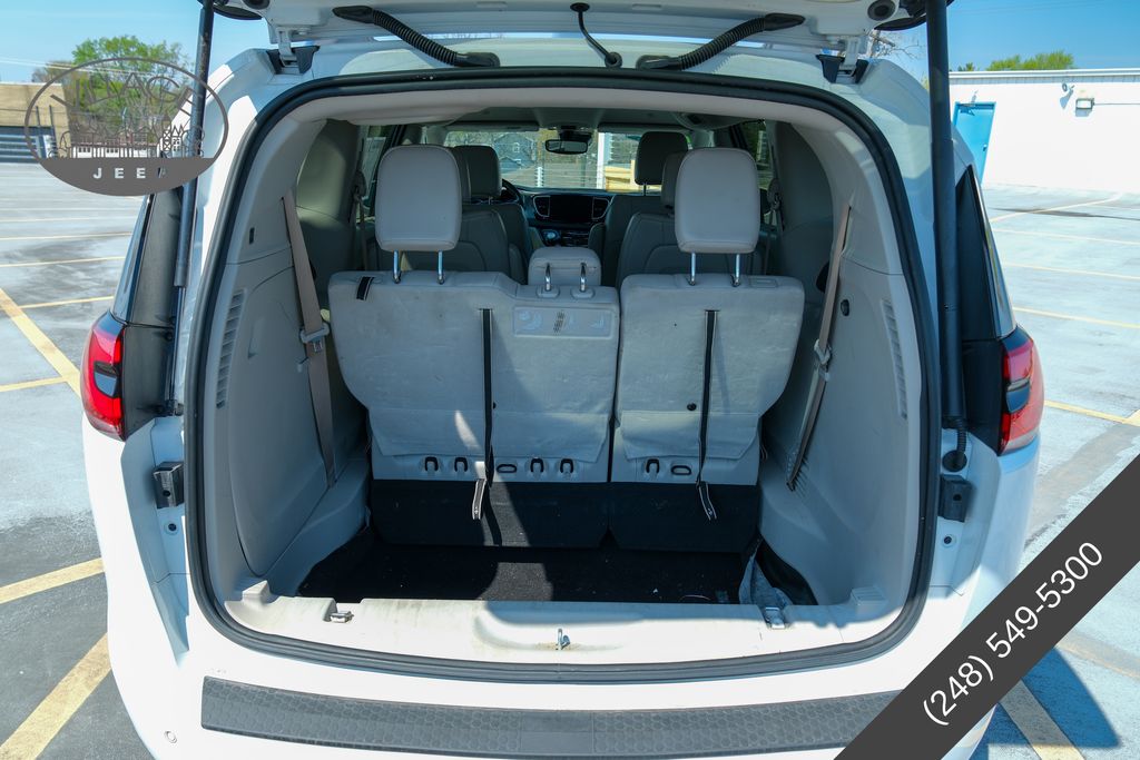 2021 Chrysler Pacifica Touring L - Photo 5