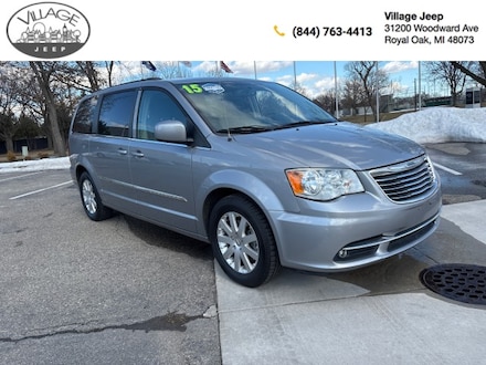 2015 Chrysler Town & Country Touring Van