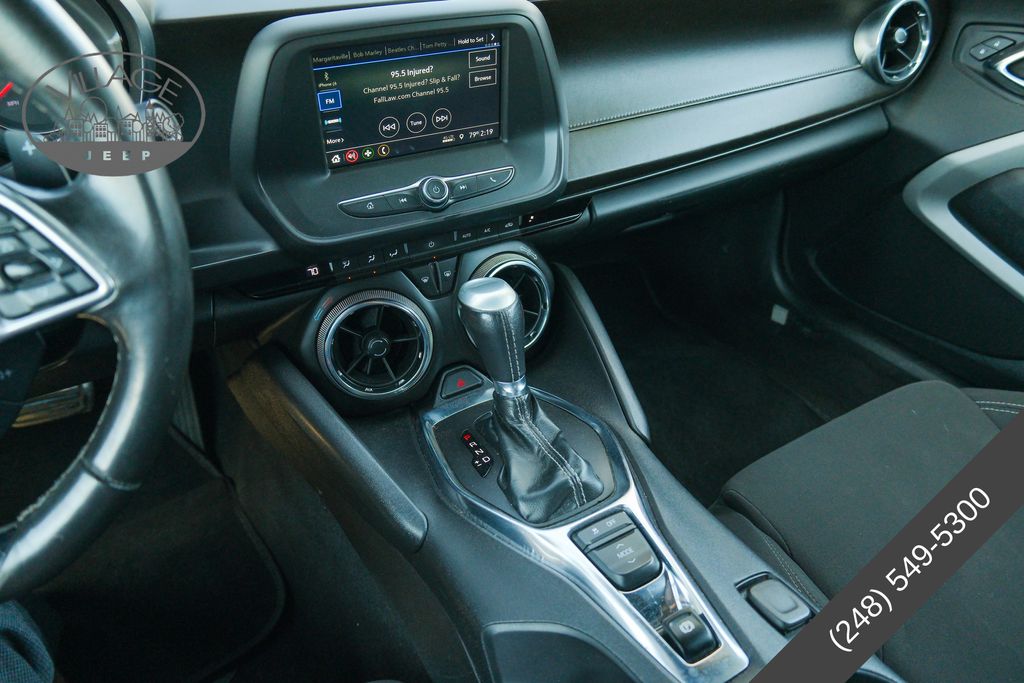 2019 Chevrolet Camaro 1LT - Photo 17