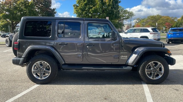 Used 2019 Jeep Wrangler Unlimited Sahara with VIN 1C4HJXEN5KW509501 for sale in Royal Oak, MI