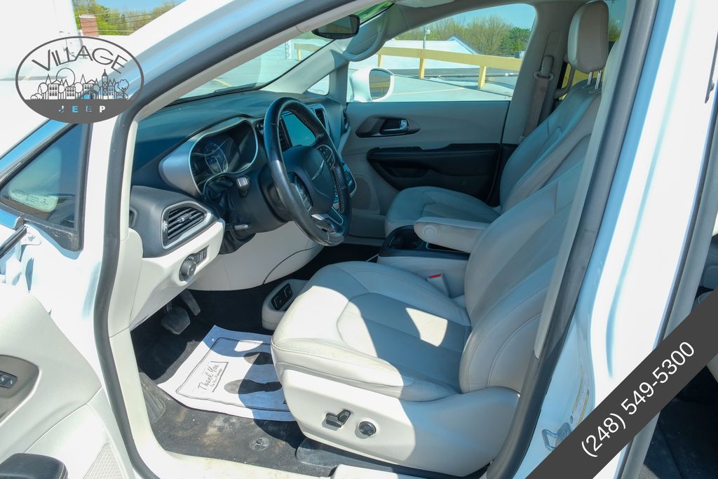 2021 Chrysler Pacifica Touring L - Photo 17