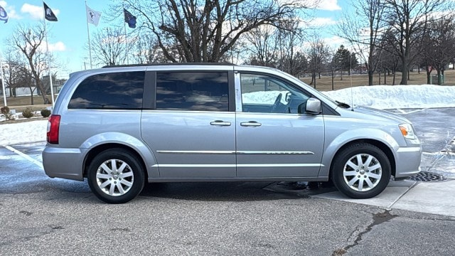 Used 2015 Chrysler Town & Country Touring with VIN 2C4RC1BG7FR545433 for sale in Royal Oak, MI