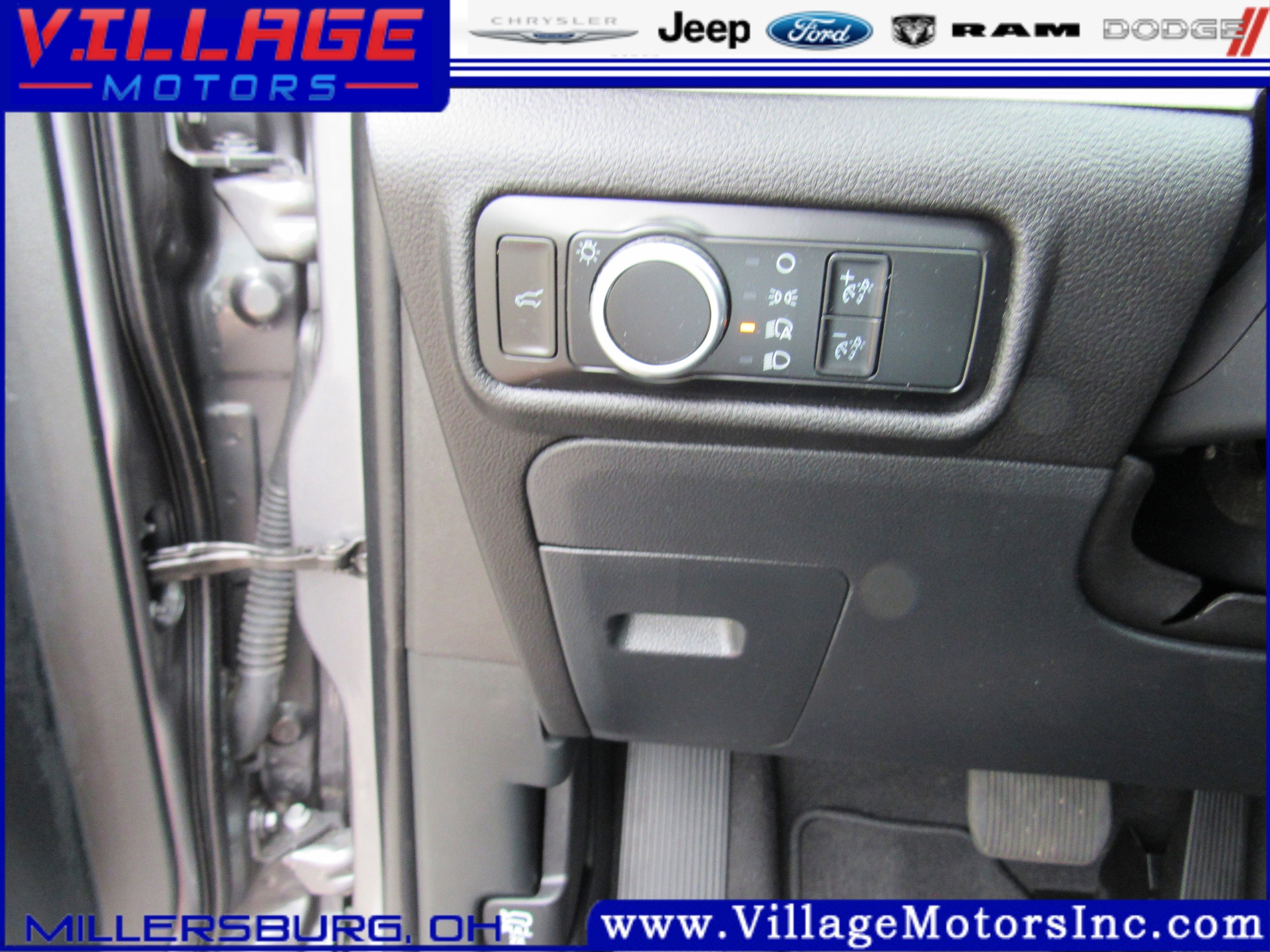 2023 Ford Explorer XLT - Photo 9