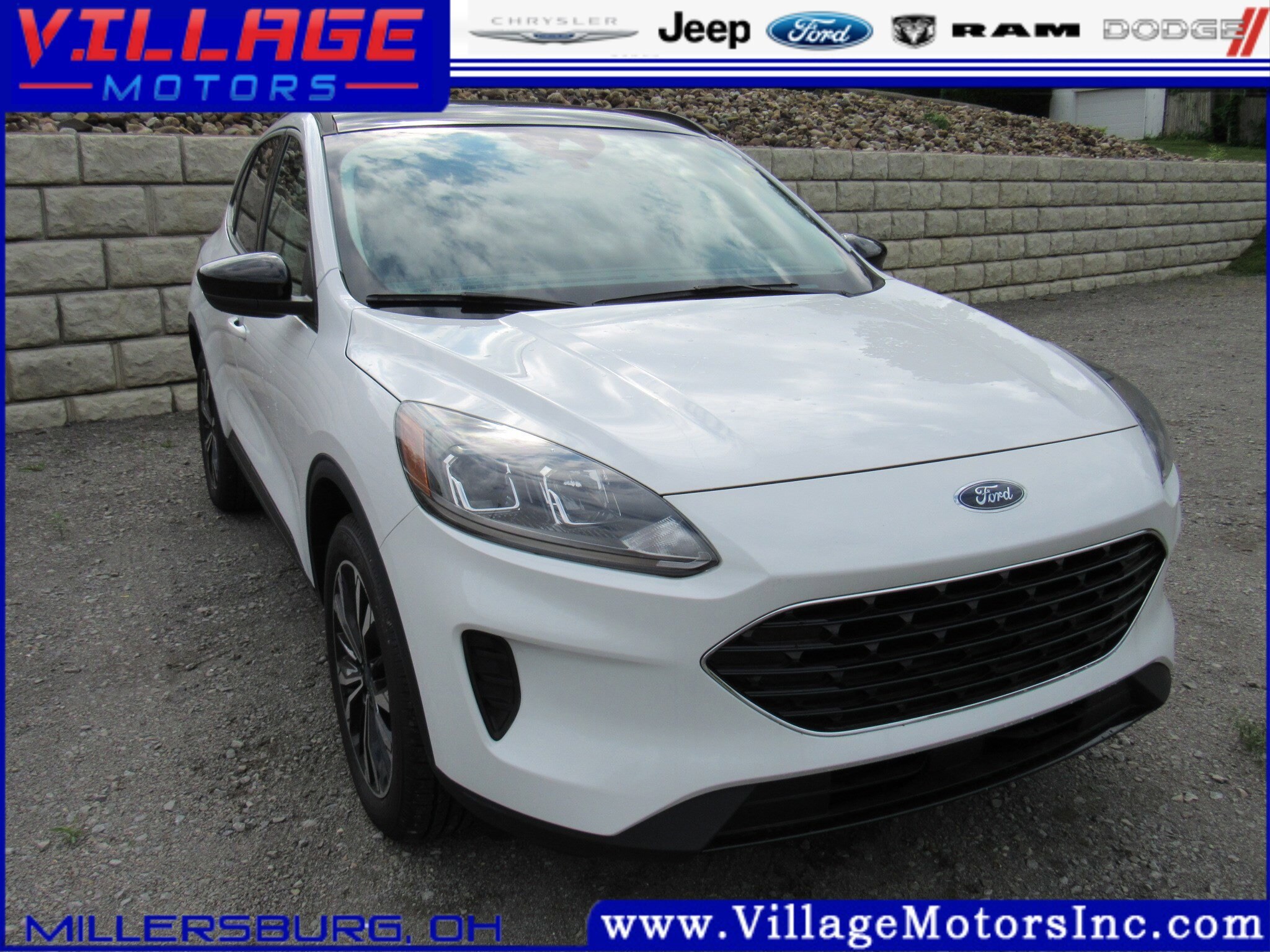 2022 Ford Escape SE photo 3