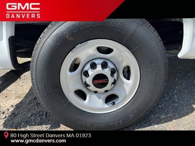 2025 GMC Savana Cargo Work Van - Photo 9