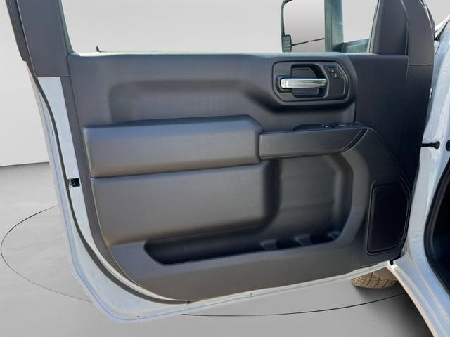 2026 GMC Sierra 3500HD Pro - Photo 9