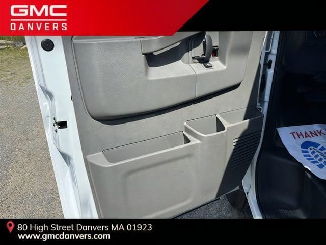 2025 GMC Savana Cargo Work Van - Photo 12