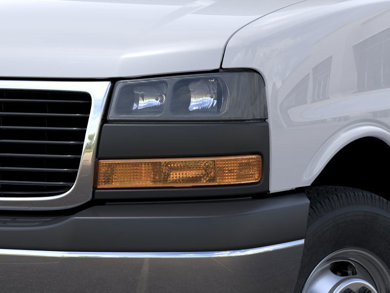 2025 Gmc Savana Cutaway photo 2