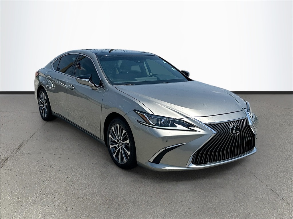 2020 Lexus ES 350's photo