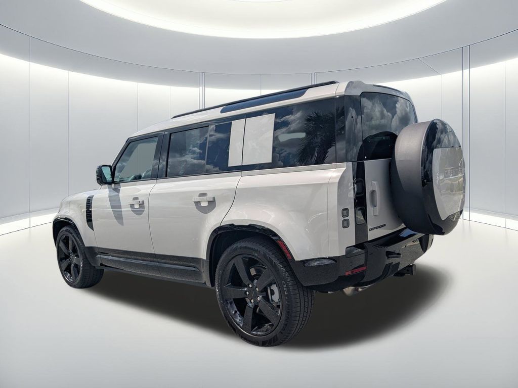 2026 Land Rover Defender X-Dynamic SE - Photo 7