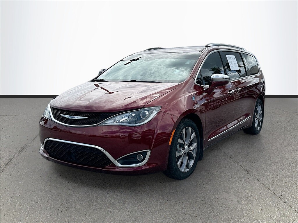 2020 Chrysler Pacifica Hybrid Limited photo 3