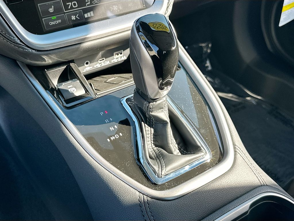 2025 Subaru Legacy Limited - Photo 17