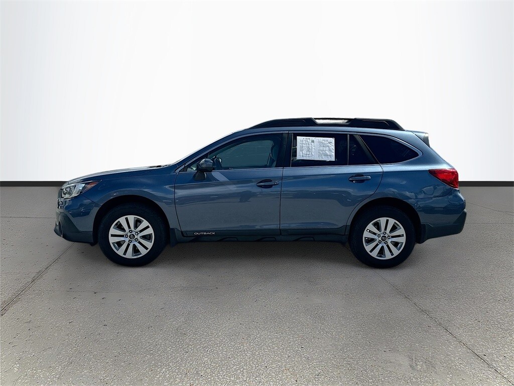 2018 Subaru Outback 2.5i Premium photo 3