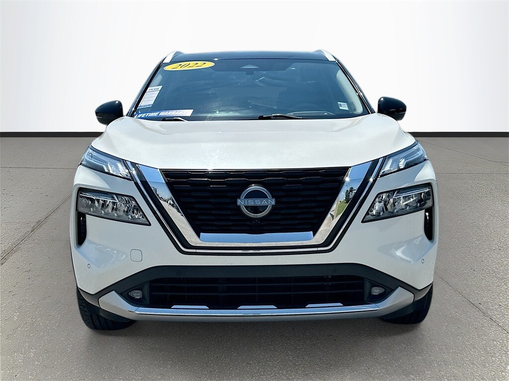 2022 Nissan Rogue Platinum photo 2