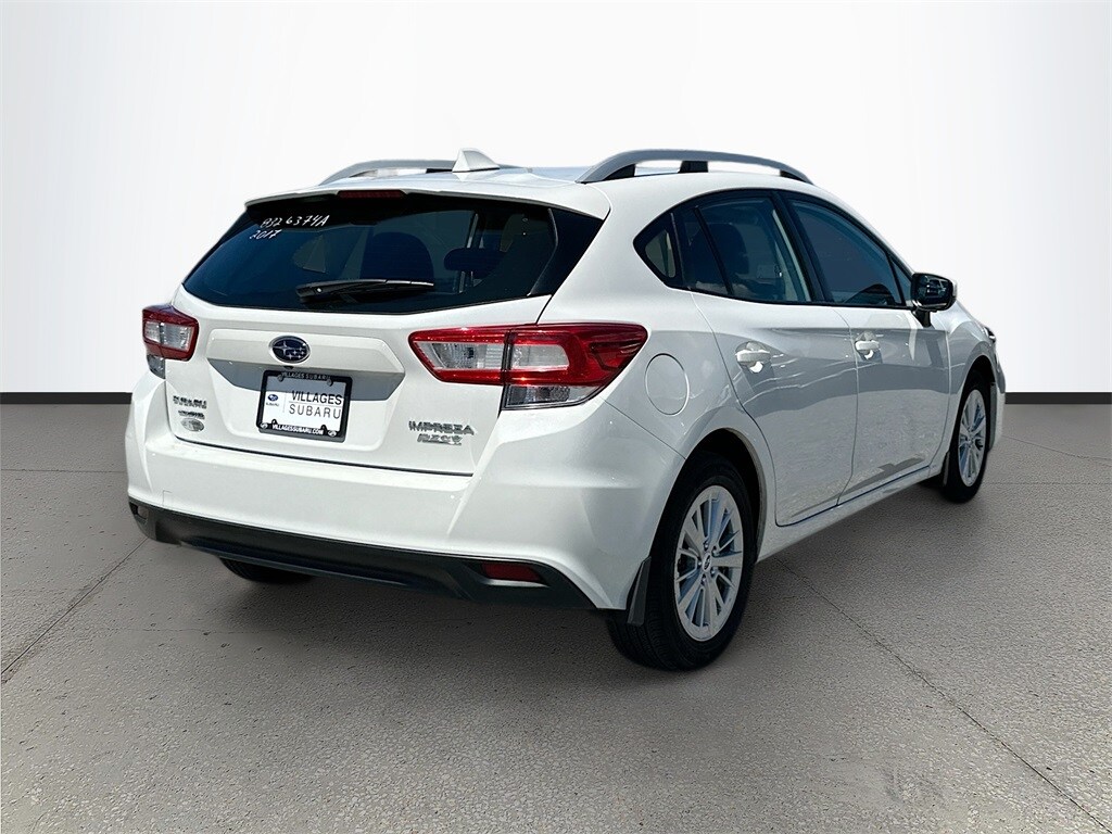 2017 Subaru Impreza 2.0i Premium photo 2